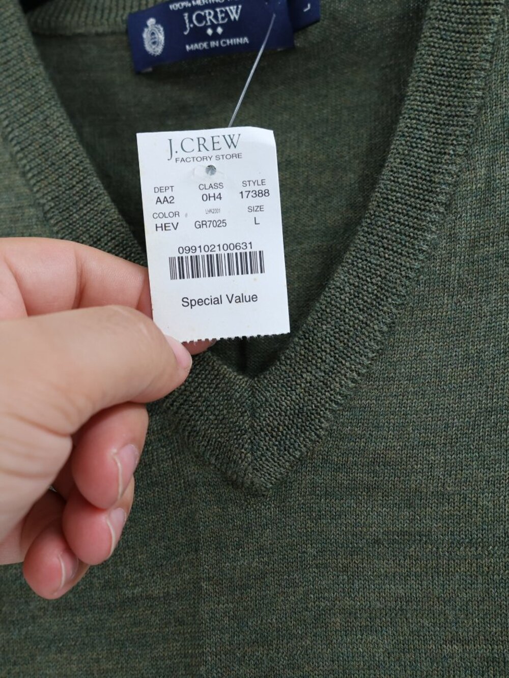 NWT J Crew Sweater Vest Mens Large Merino Wool V Neck Sleeveless Green preppy - Picture 3 of 8